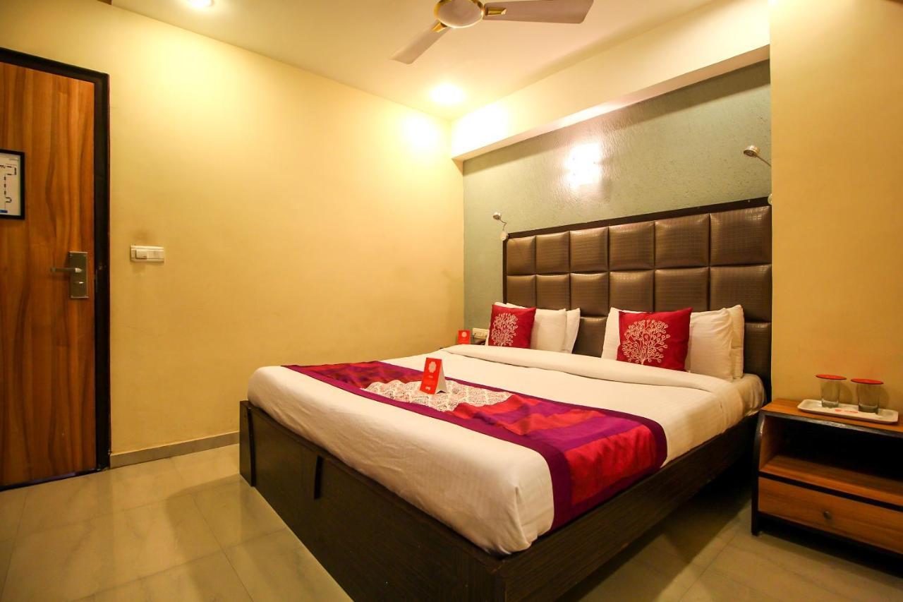 Oyo 8786 Hotel Maan Residency Ahmedabad Exterior foto